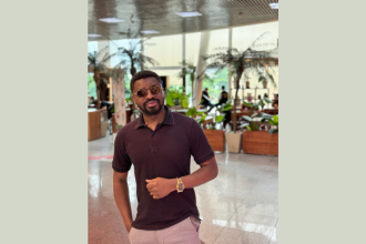 Oluwatosin Tolulope Ajidahun alerta que ISTs não tratadas podem causar infertilidade por inflamações e obstruções tubárias.