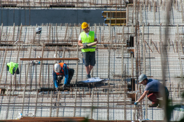 Alex Nabuco dos Santos analisa qual é o papel do desemprego na retomada do setor de construção e seus reflexos na mão de obra.